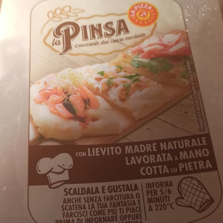 photo of La pizza +1 La Pinsa shared by @veganfoodcorner on  16 May 2022 - review
