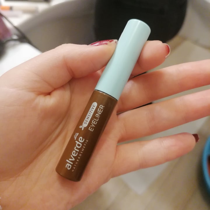 photo of Alverde Naturkosmetik Sensitive eyeliner shared by @frcasol on  27 Dec 2021 - review