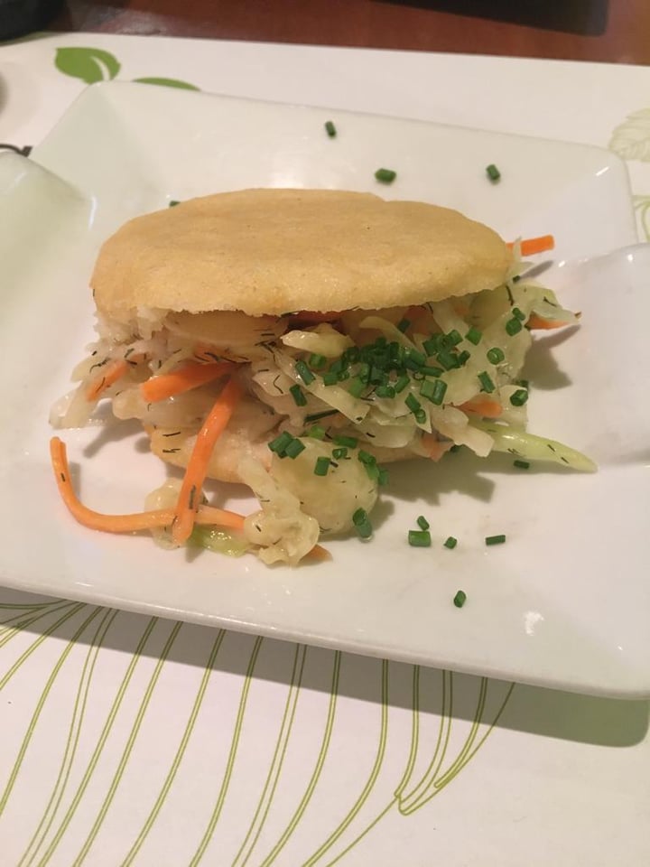 photo of PISTATXO Cocina Vegetariana arepa venezolana con ensalada de col shared by @mariamarie on  25 Jun 2022 - review