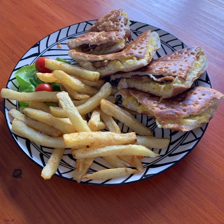 review photo of Green Thumb Nursery & Restaurant Toasted Vacon and Cheese Tramazinie shared by @kyrapape on 16 Aug 2021 - review