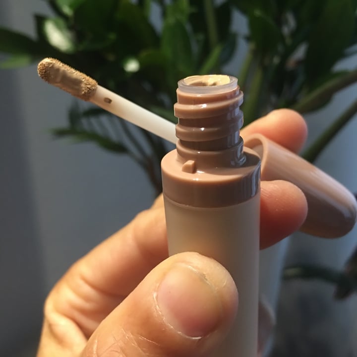 review photo of Clio Makeup Correttore shared by @silvialola on 23 May 2021 - review