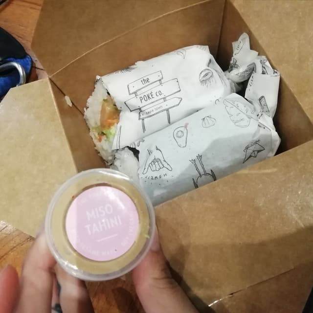 Foto do prato “Miso Tahini Veg Poke Burrito”