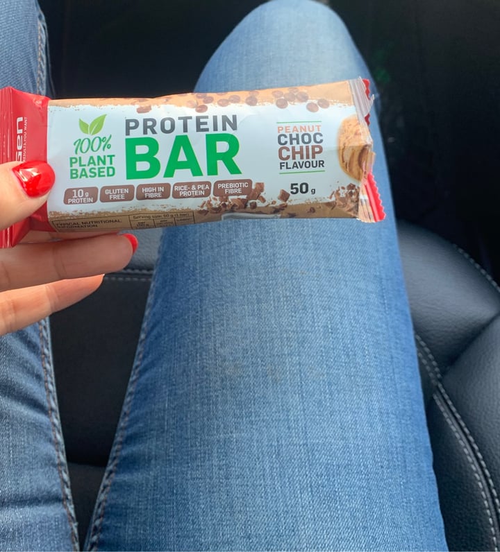 review photo of Biogen Protein Bar - Peanut Choc Chip Flavor shared by @karlavisagie on 27 Oct 2020 - review