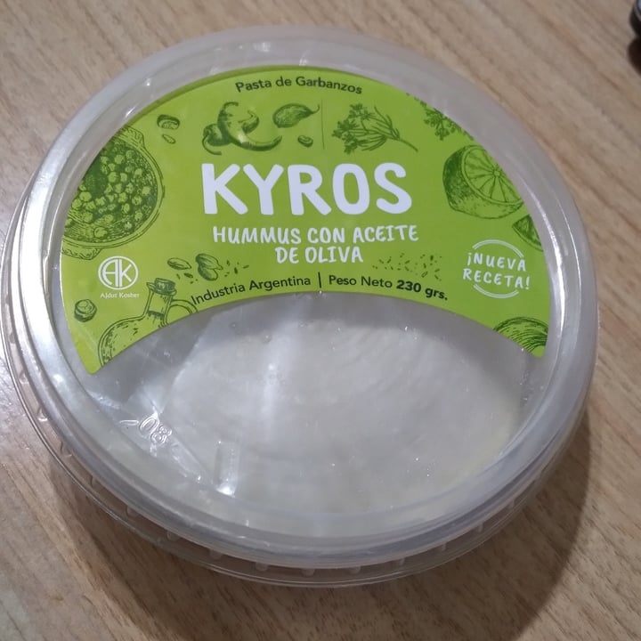 photo of Kyros Hummus con Aceite de Oliva shared by @fernandantiespecista on  18 Oct 2022 - review