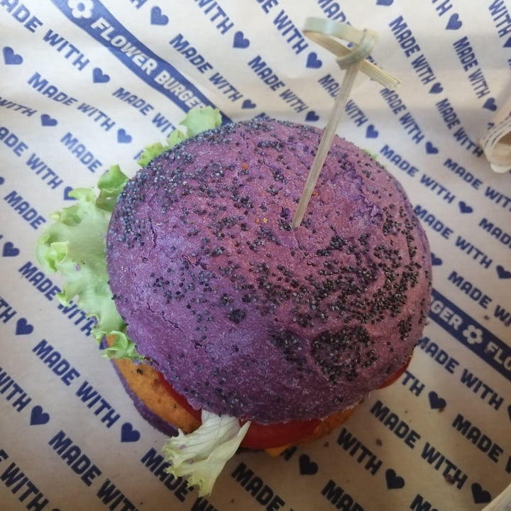 photo of Flower Burger Cherry Bomb shared by @lisabambinasaggia on  03 Apr 2022 - review