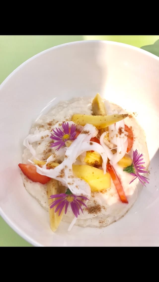 Foto do prato “Raw Coconut Porridge”