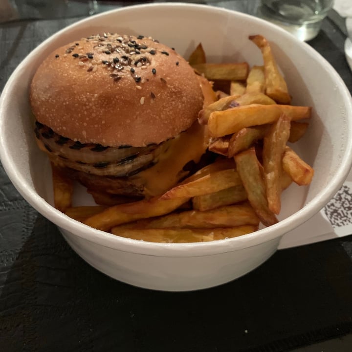 photo of Sacro Hamburguesa Vegana shared by @canica on  24 May 2020 - review