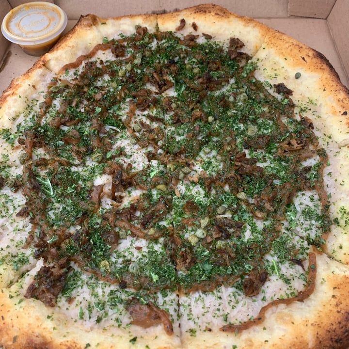 photo of Marcello's plant based pizza Smokey Alfredo shared by @cayo on  05 May 2021 - review
