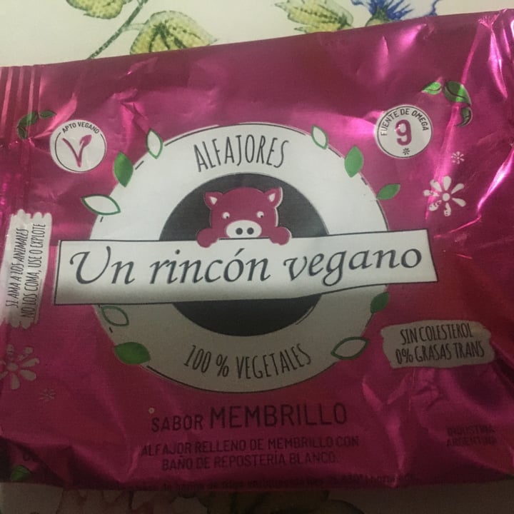 photo of Un Rincón Vegano Alfajor de Membrillo shared by @shim on  11 Oct 2020 - review
