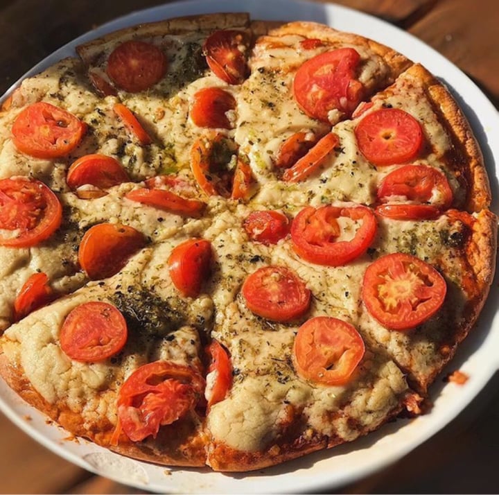 photo of Hervíboro Cocina Vegana Almond-cheese Pizza shared by @veganliz on  19 Aug 2019 - review