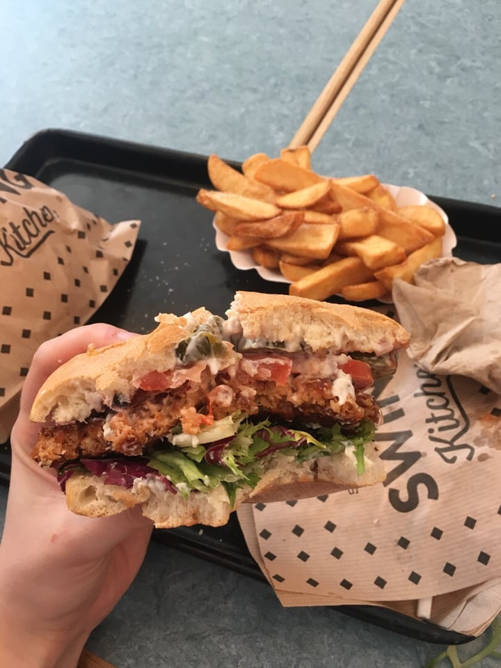 photo of Swing Kitchen Chili burger shared by @laurapratt on  16 Jun 2019 - review