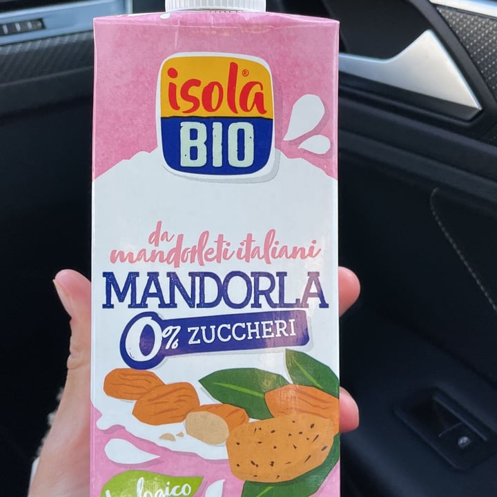 photo of Isola bio Latte Mandorla shared by @elisatosi on  03 Oct 2022 - review