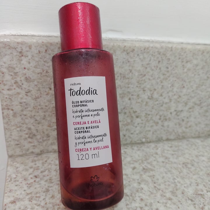review photo of Natura Óleo Bifásico Corporal Tododia Cereja e Avelã shared by @amandanalu on 09 May 2022 - review