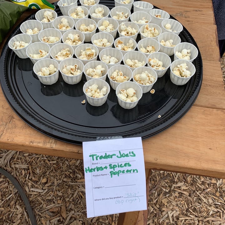 photo of Trader Joe's Popcorn with herbs and spices shared by @yasemin33 on  15 May 2021 - review