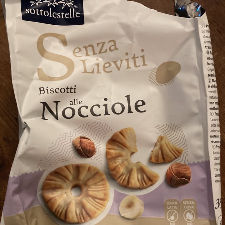 review photo of Sottolestelle Biscotti Alle Nocciole Senza Lieviti shared by @silvipoulain on 18 Jun 2022 - review