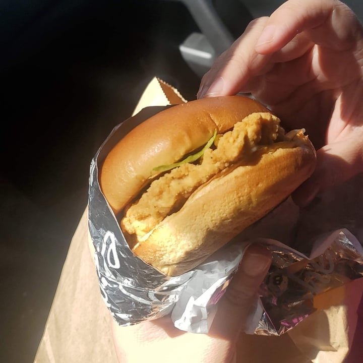 review photo of KFC "Chicken" Sandwich shared by @kaeligrace on 31 Aug 2020 - review