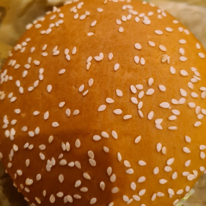 photo of Burger King Plant-Based Whopper shared by @veganlad on  30 Jun 2021 - review