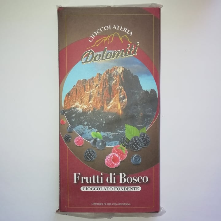 photo of cioccolateria dolomiti cioccolato fondente ai frutti di bosco shared by @tsarinaveg on  24 Aug 2022 - review