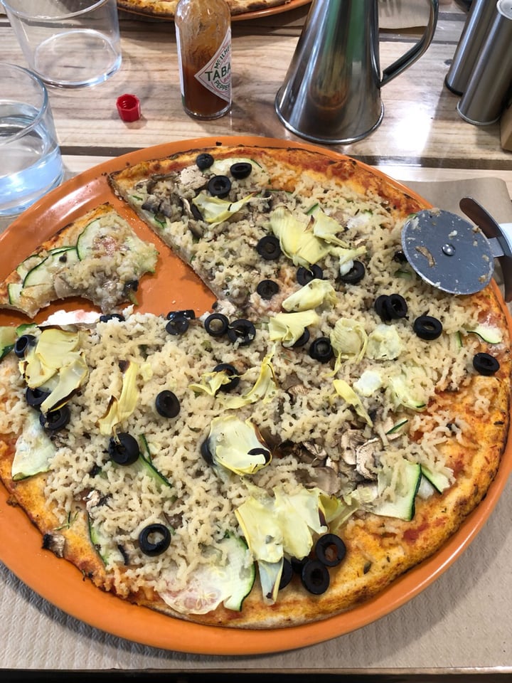 review photo of Dolce Pizza y Los Veganos Quattro Stagioni shared by @jeromeucla on 03 Mar 2019 - review