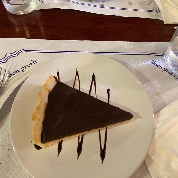 photo of Shangri La Tarta de chocolate y crema de cacahuetes shared by @nadiagq on  04 Jul 2020 - review