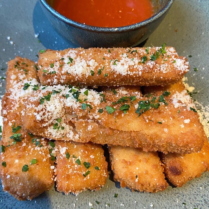 photo of BAIA Mozzarella Sticks shared by @hannahasher on  26 Apr 2022 - review