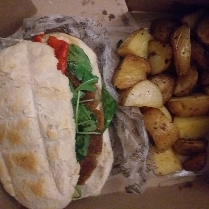 photo of El patio vegan Sandwich lomo vegan shared by @mar-antiespecista1 on  29 Apr 2022 - review