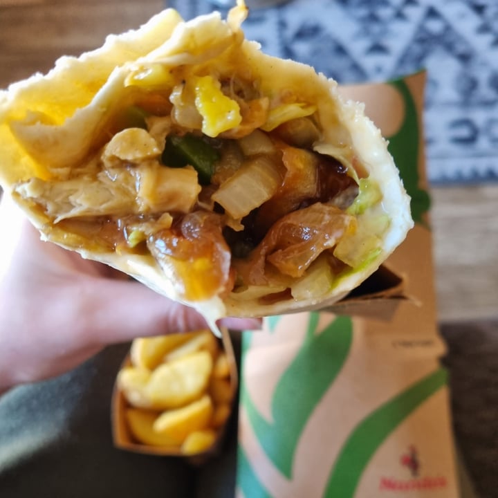 photo of Nando's Durbanville The Great Pretender (With Avo And Caramelized Onions) shared by @veganburger on  28 Aug 2022 - review