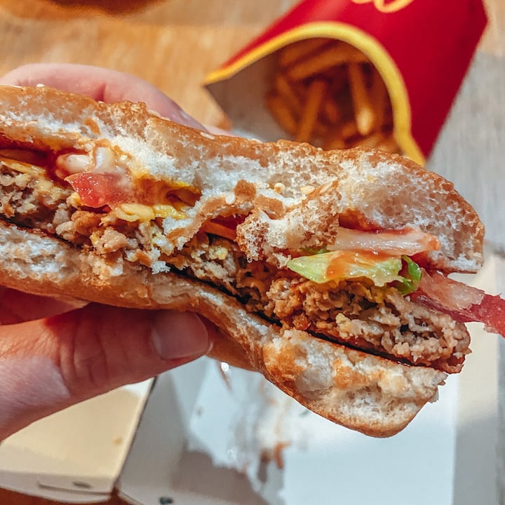 photo of McDonald's Deptford McPlant Burger shared by @anaitasharifi on  27 Oct 2021 - review