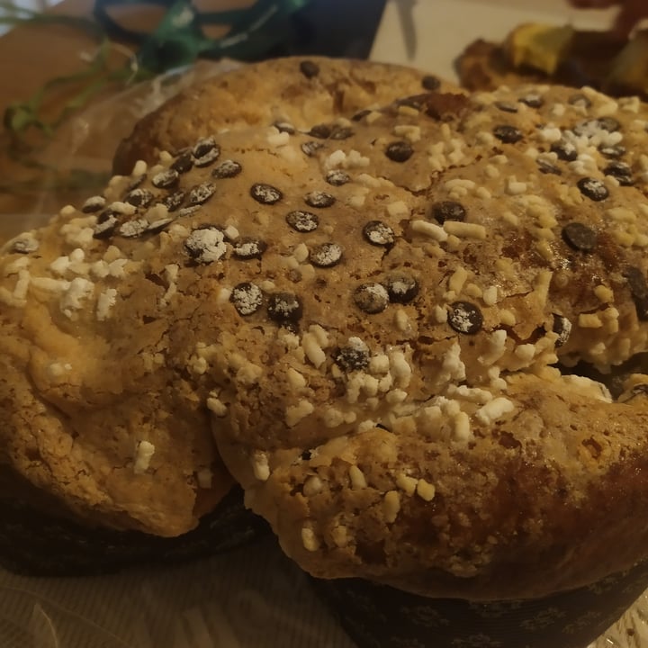 review photo of Pasticceria Nilo's di Poletti e Spadoni Colomba con gocce di cioccolato shared by @vvalerie on 20 Apr 2022 - review