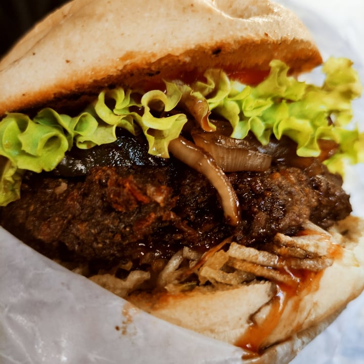 photo of La Cocinita Verde - Comida Vegana Hamburguesa de falafel shared by @carobuitrago on  19 Oct 2020 - review