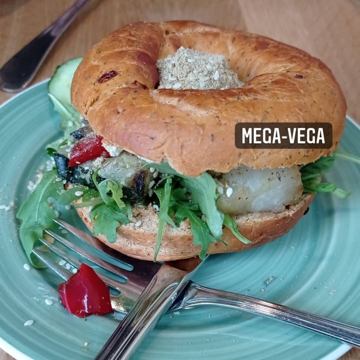 Bagels & Beans Centrum, Rotterdam, Netherlands Mega vega Review abillion