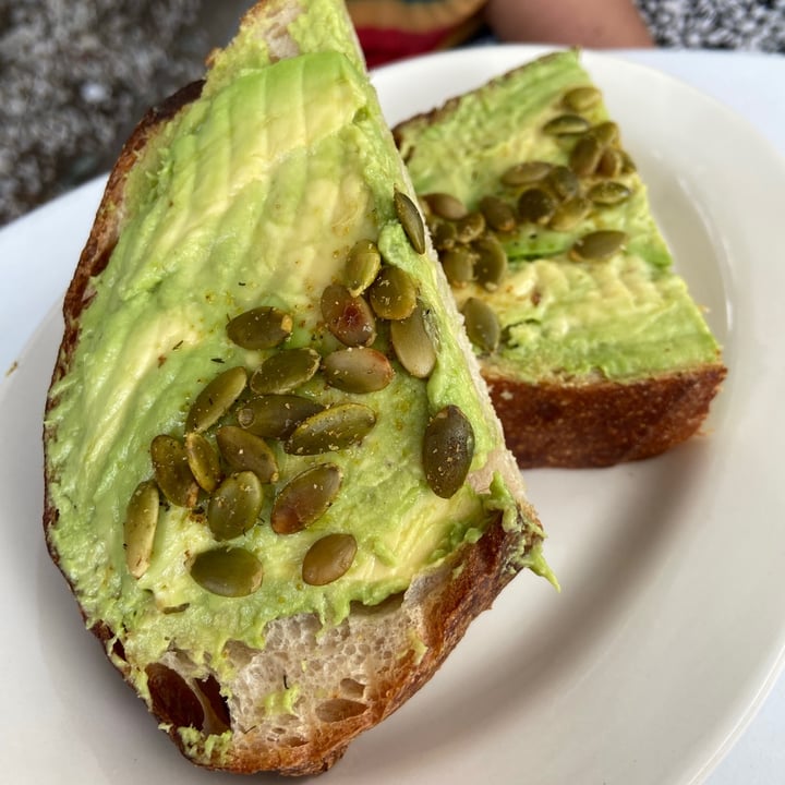 photo of Clementine Bakery Avocado Toast shared by @beatrizvegan on  01 Aug 2021 - review