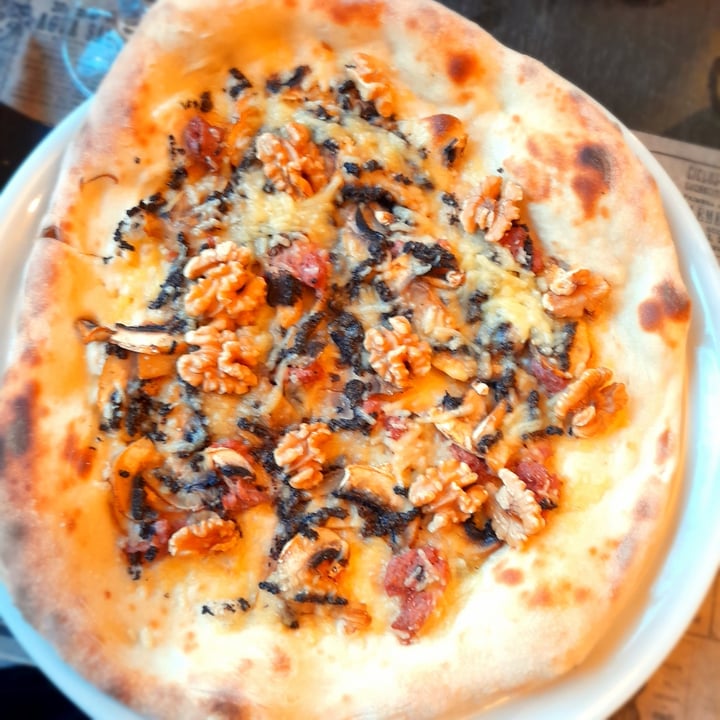 photo of pizzeria marameo Tartufosa (Veganized) shared by @danielgl on  20 Aug 2022 - review