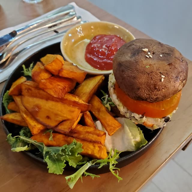 Photo of the dish “Yam patty portobello burger”