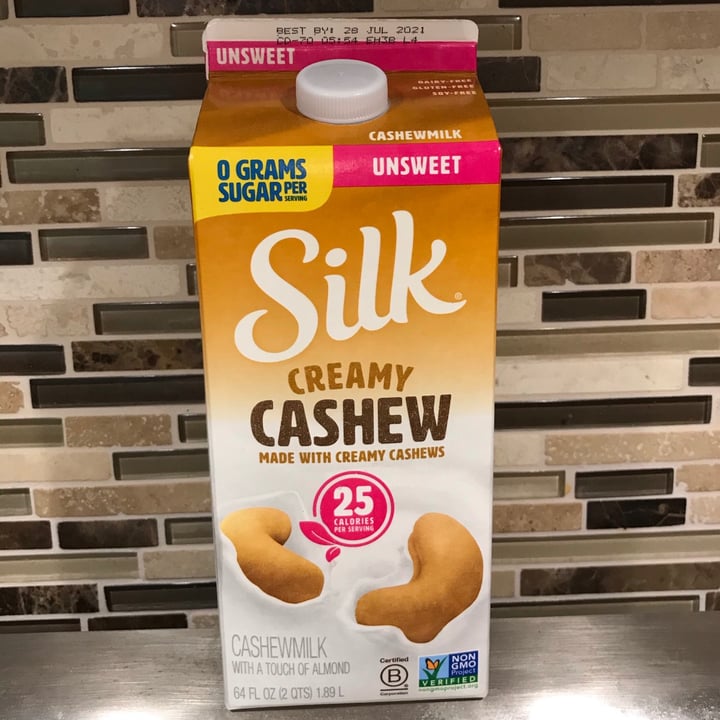 photo of Silk Creamy Cashew Unsweetened Milk shared by @thevegfriend on  27 May 2021 - review