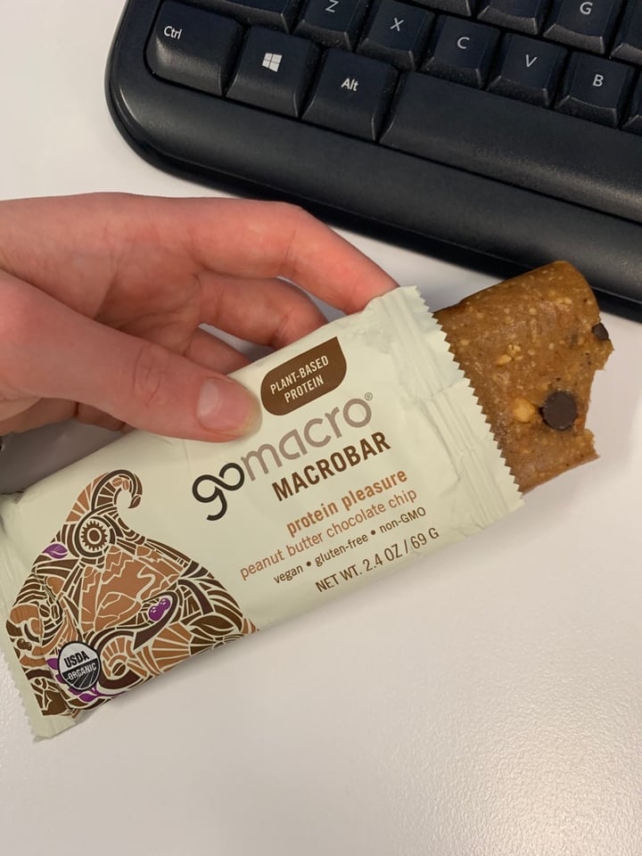 photo of GoMacro Protein Pleasure - Peanut Butter Chocolate Chip shared by @missalana on  22 Jan 2020 - review