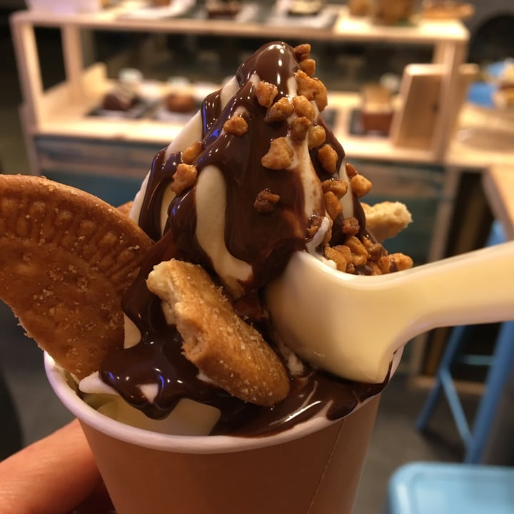photo of The Cream Bcn Crunchy Frozen Ice Cream shared by @saracoe on  05 Nov 2022 - review