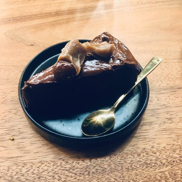 photo of Genius Central Singapore Vegan chocolate mud cake shared by @herbimetal on  29 Feb 2020 - review