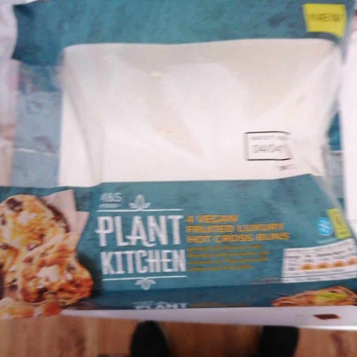 photo of Plant Kitchen (M&S) Vegan Fruited Luxury Hot Cross Buns shared by @melgibs on  01 Apr 2021 - review