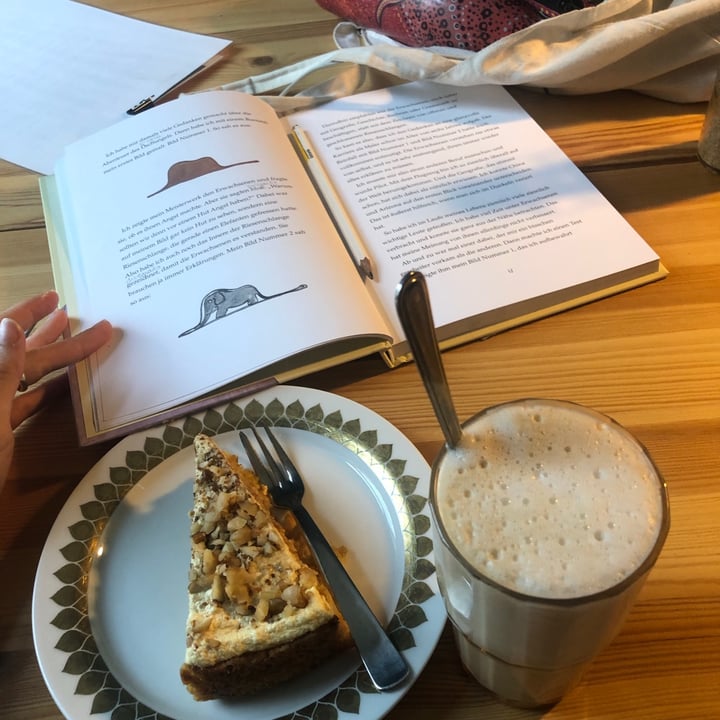 review photo of café smula Carrotcake shared by @eleonoramaini on 09 Aug 2021 - review
