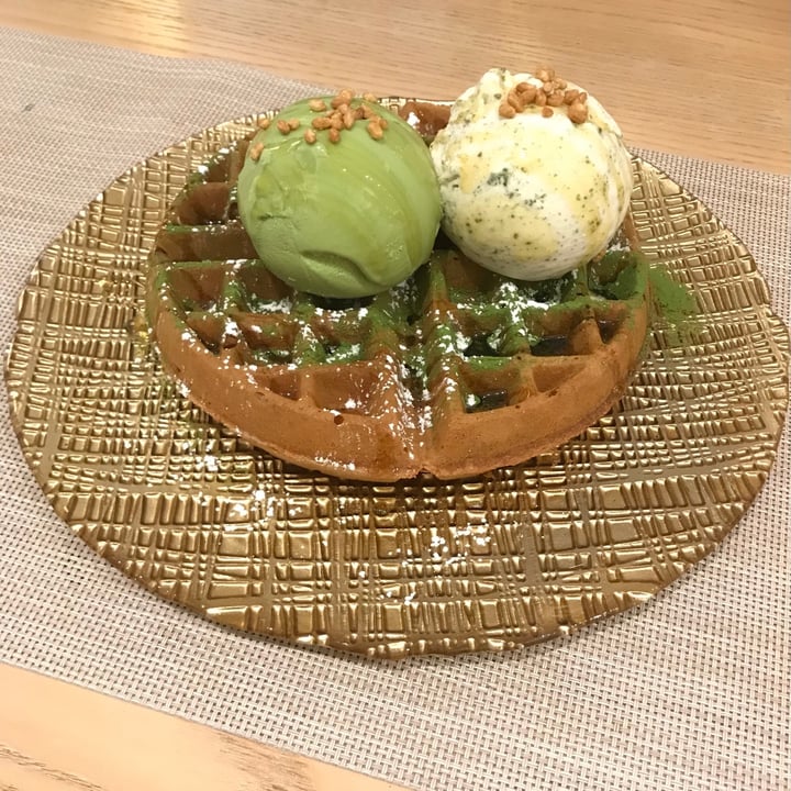 review photo of Hvala CHIJMES Waffles And Ice Cream shared by @hlmilk on 27 Nov 2020 - review