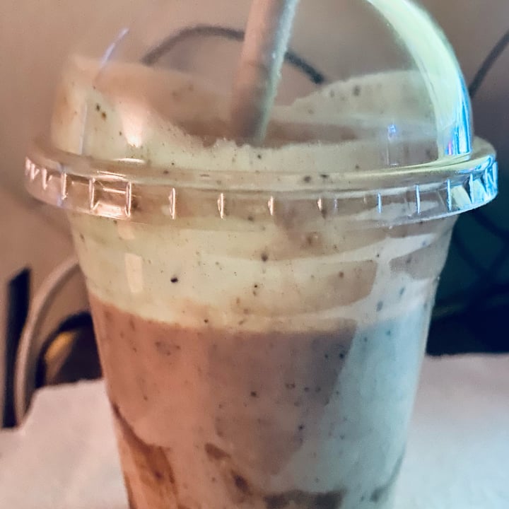 photo of Kaylee's Eatery Peanut butter & jelly smoothie shared by @andrew309 on  04 Apr 2022 - review