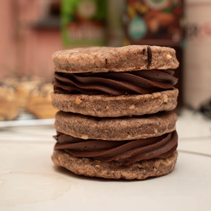 review photo of VGANA pastelería Alfajores De Maní shared by @vganapasteleria on 24 Nov 2020 - review