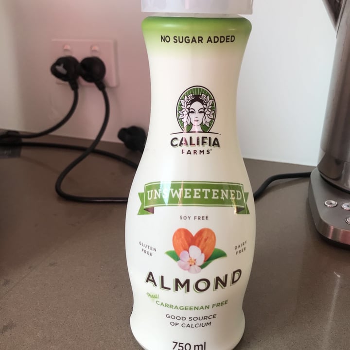 photo of Califia Farms Unsweetened Almondmilk shared by @happyroxy on  10 Oct 2020 - review