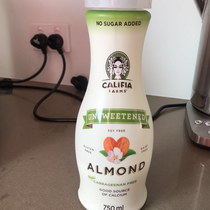 review photo of Califia Farms Unsweetened Almondmilk shared by @happyroxy on 10 Oct 2020 - review