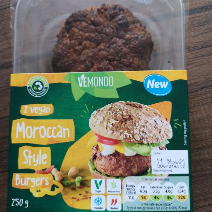 photo of Vemondo 2 vegan Moroccan style burgers shared by @pointsofellie on  03 Nov 2021 - review