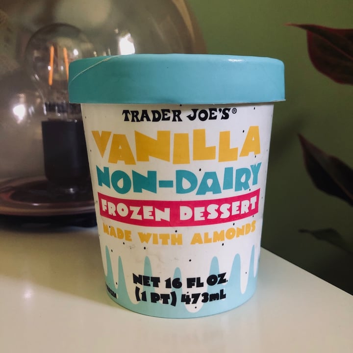 photo of Trader Joe's Vanilla Non-Dairy Frozen Dessert Made with Almond shared by @jreg on  21 Sep 2020 - review