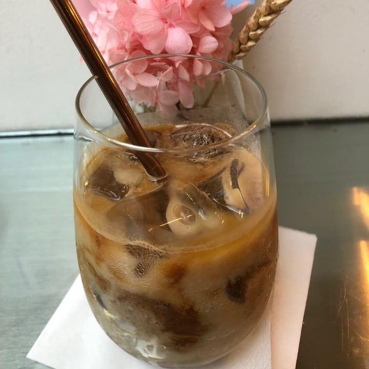 photo of Bearded Bella Iced soy latte shared by @livebylove on  22 Jun 2021 - review