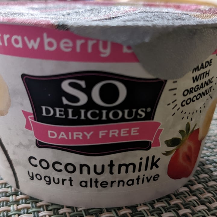 review photo of So Delicious Dairy Free Strawberry Banana Coconut Milk Yogurt Alternative shared by @ireros on 15 Dec 2021 - review