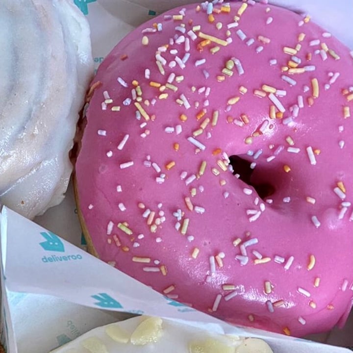 photo of Doughnotts Lincoln Homer Doughnut shared by @whatrebeccaeats on  12 Jan 2021 - review